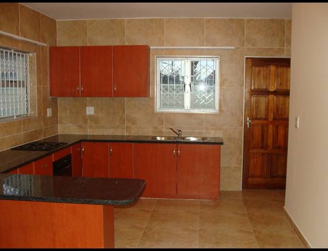 8 BEDROOM FREEHOLD FOR SALE IN GLENWOOD